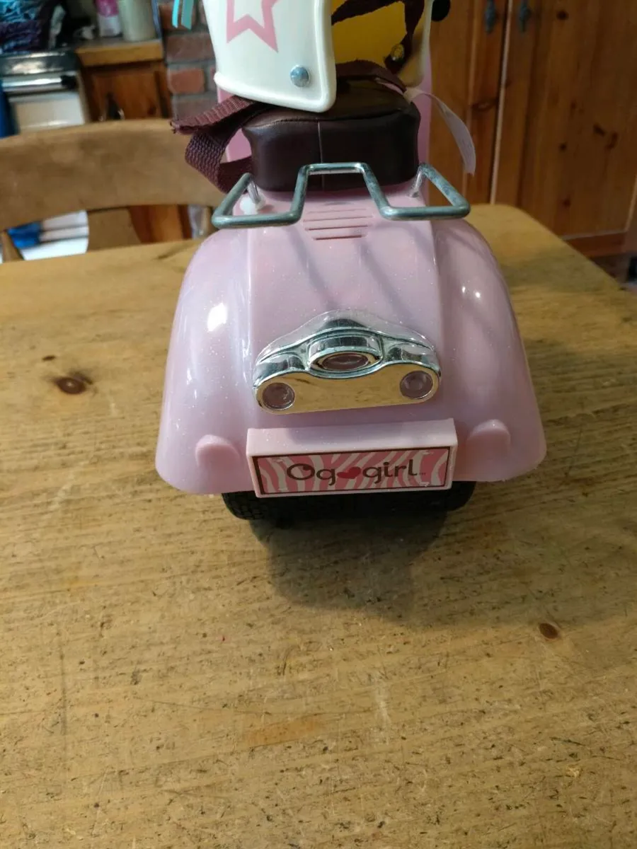 Our Generation 3 wheel scooter with helmet. Like n - Image 4