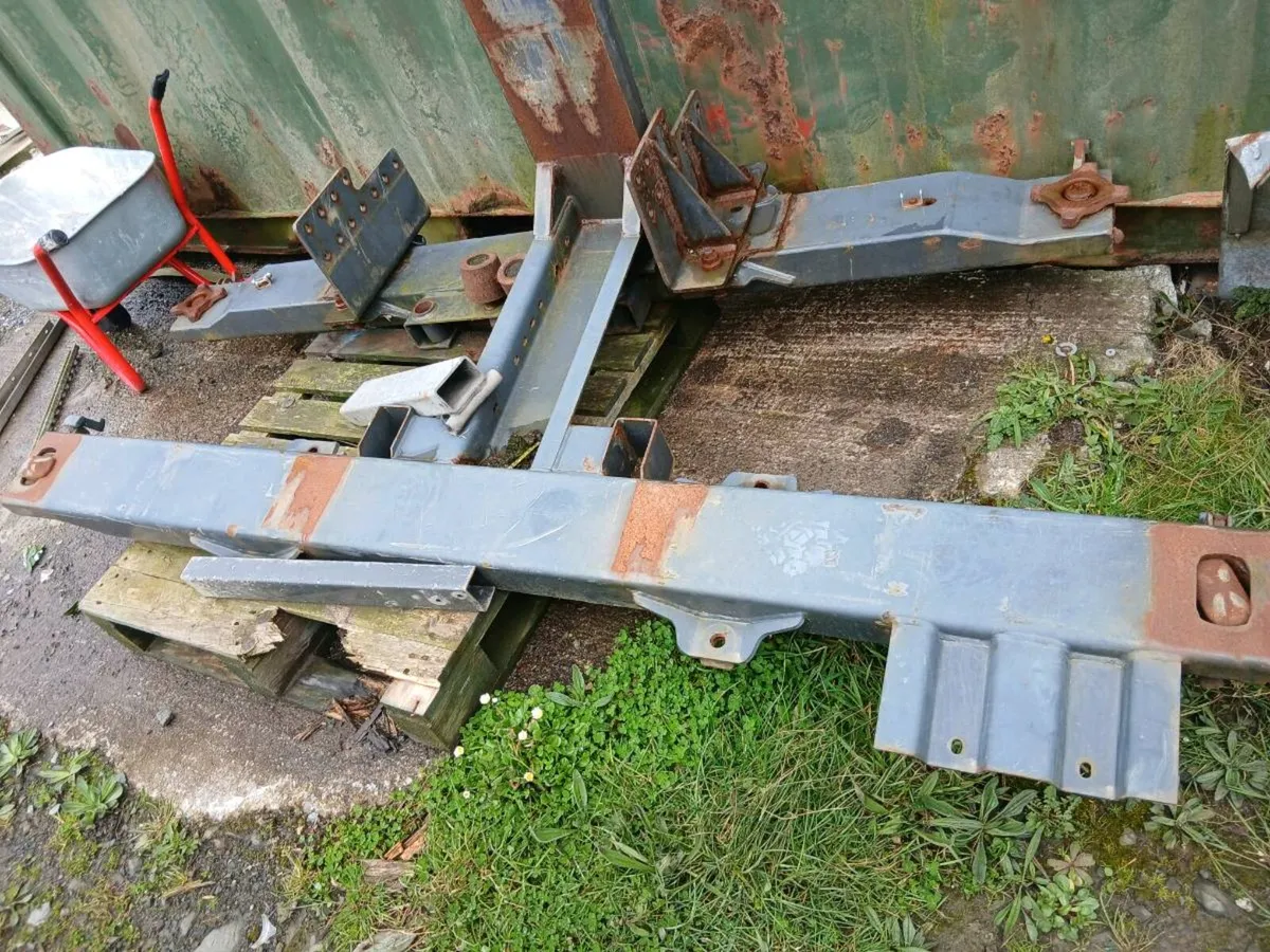 Twist- lock system container ( skelly) - Image 2