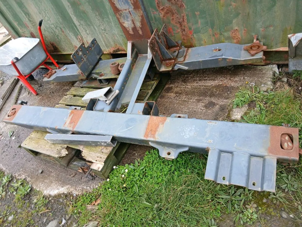 Twist- lock system container ( skelly) - Image 3