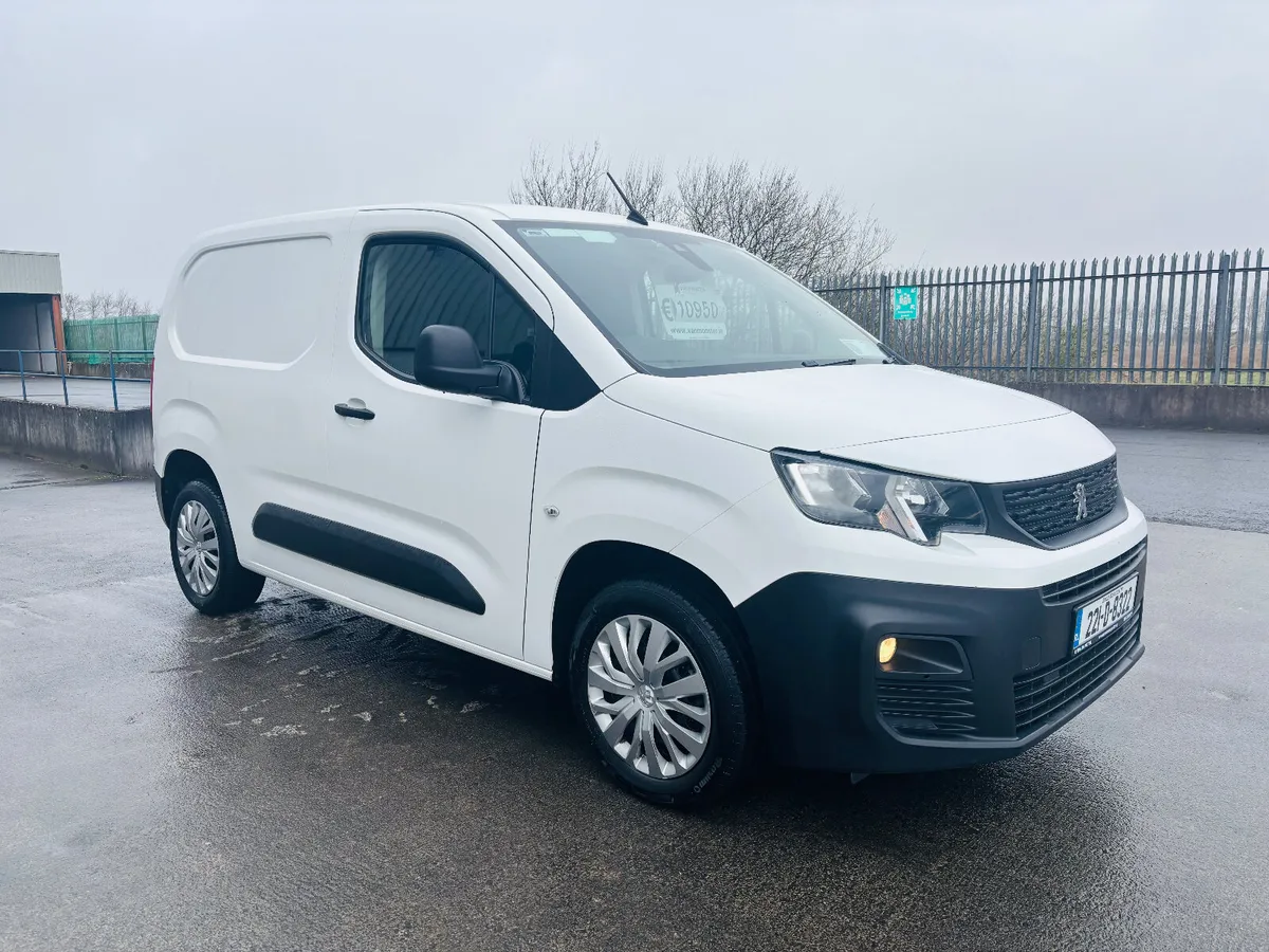 221 Peugeot Partner 1.5 100bhp PRO €10,950 + Vat - Image 3
