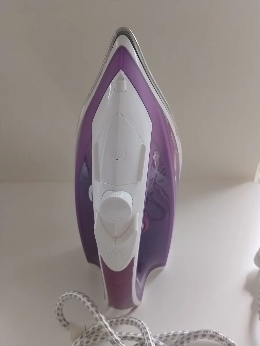 Steam Iron - Image 1