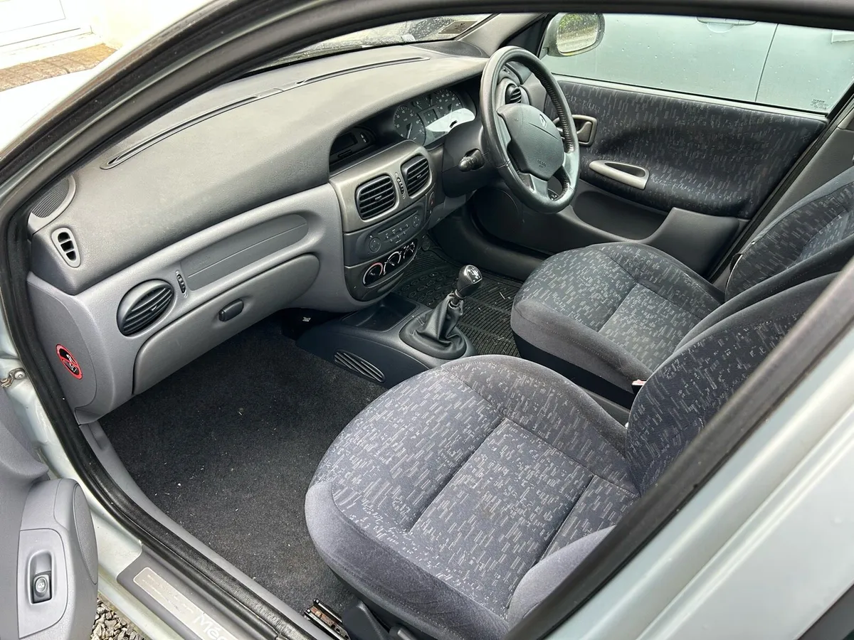 Renault classic low miles. - Image 2