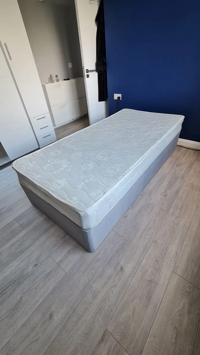 Single bed base with matress - Image 3