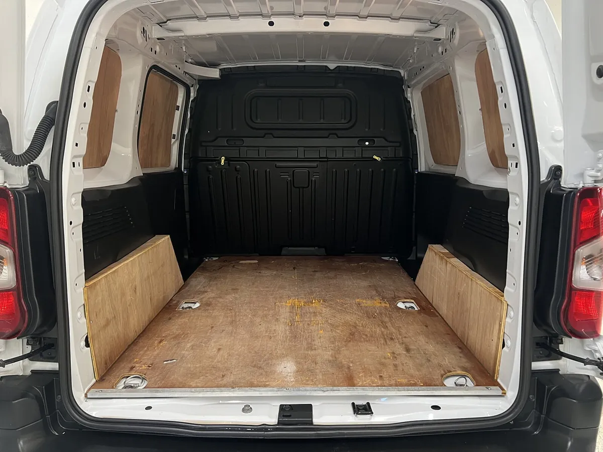 2023 Peugeot Partner Small Panel Van - Image 2