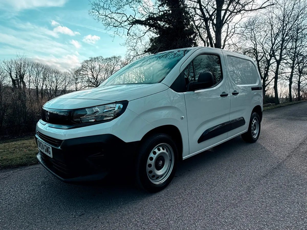 2024 Vauxhall Combo Small Panel Van - Image 4
