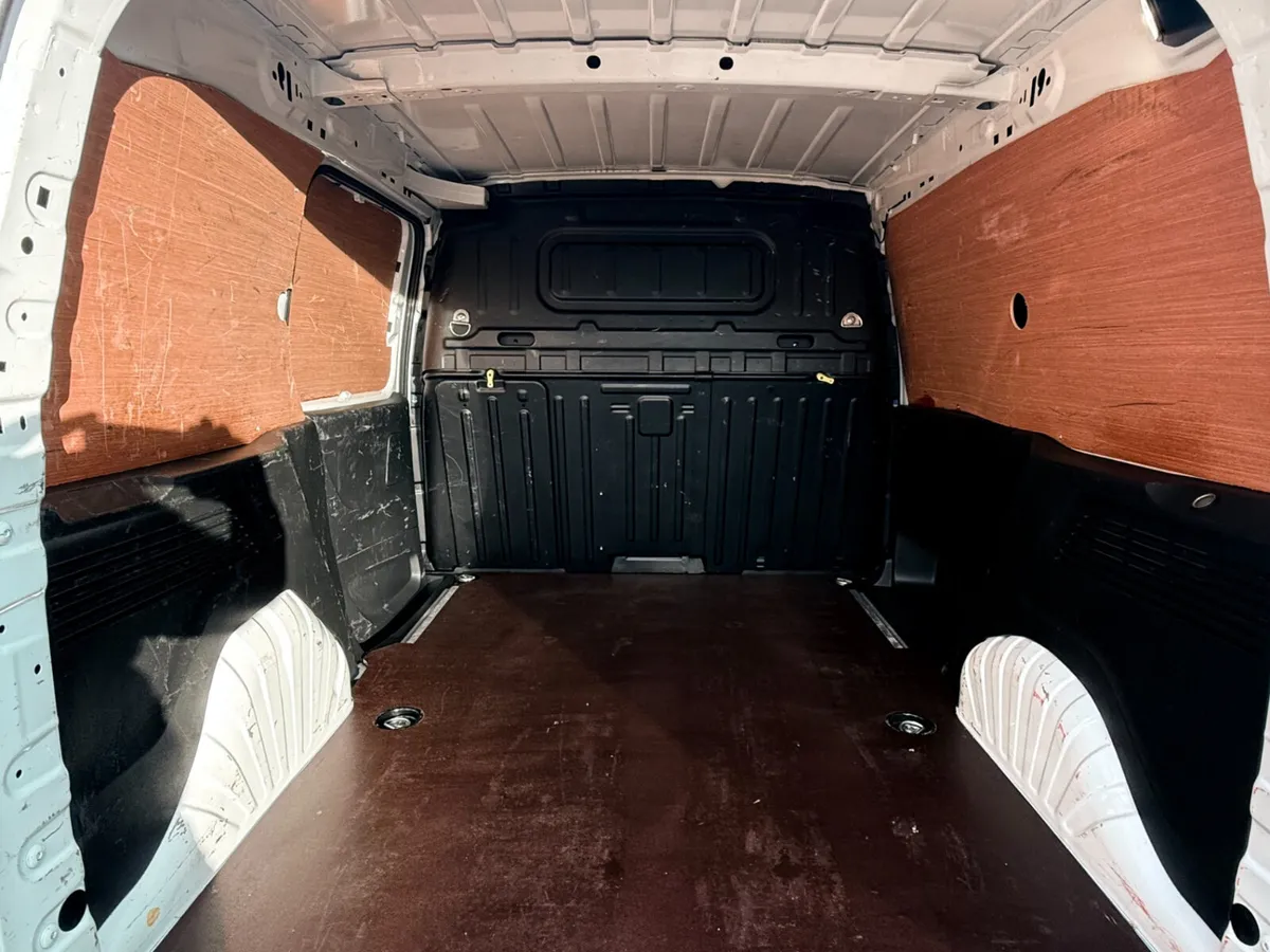 2024 Vauxhall Combo Small Panel Van - Image 2