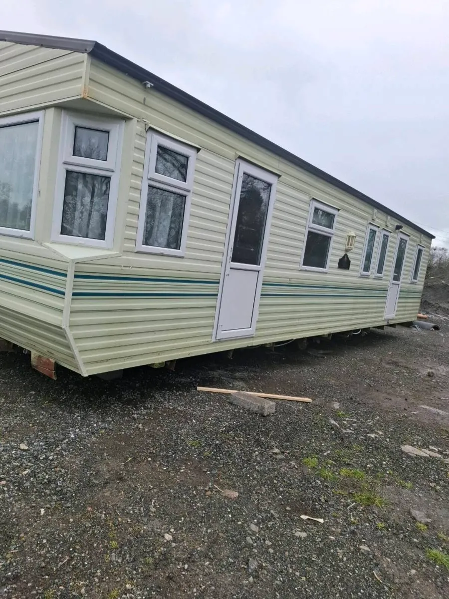 35 X 12 Willerby - Image 1