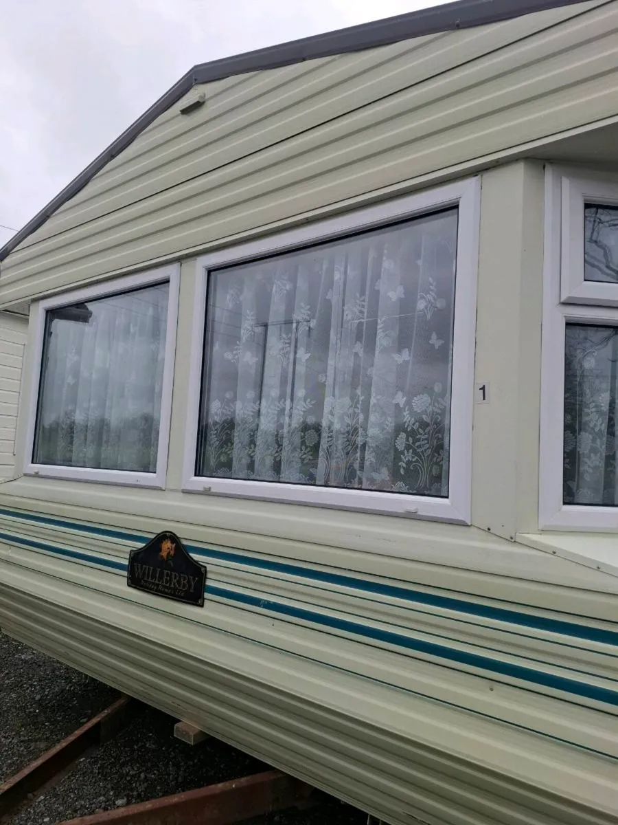35 X 12 Willerby - Image 2