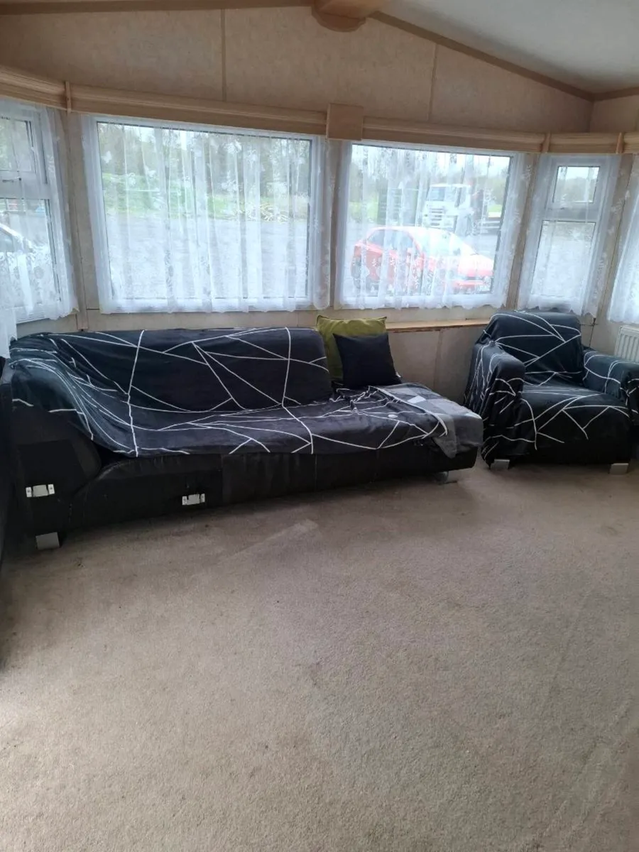 35 X 12 Willerby - Image 4