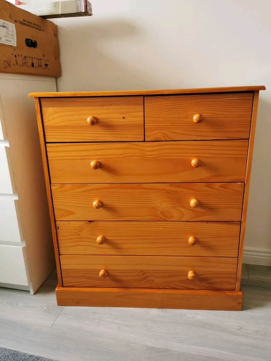 Wooden chest of drawers - Image 1