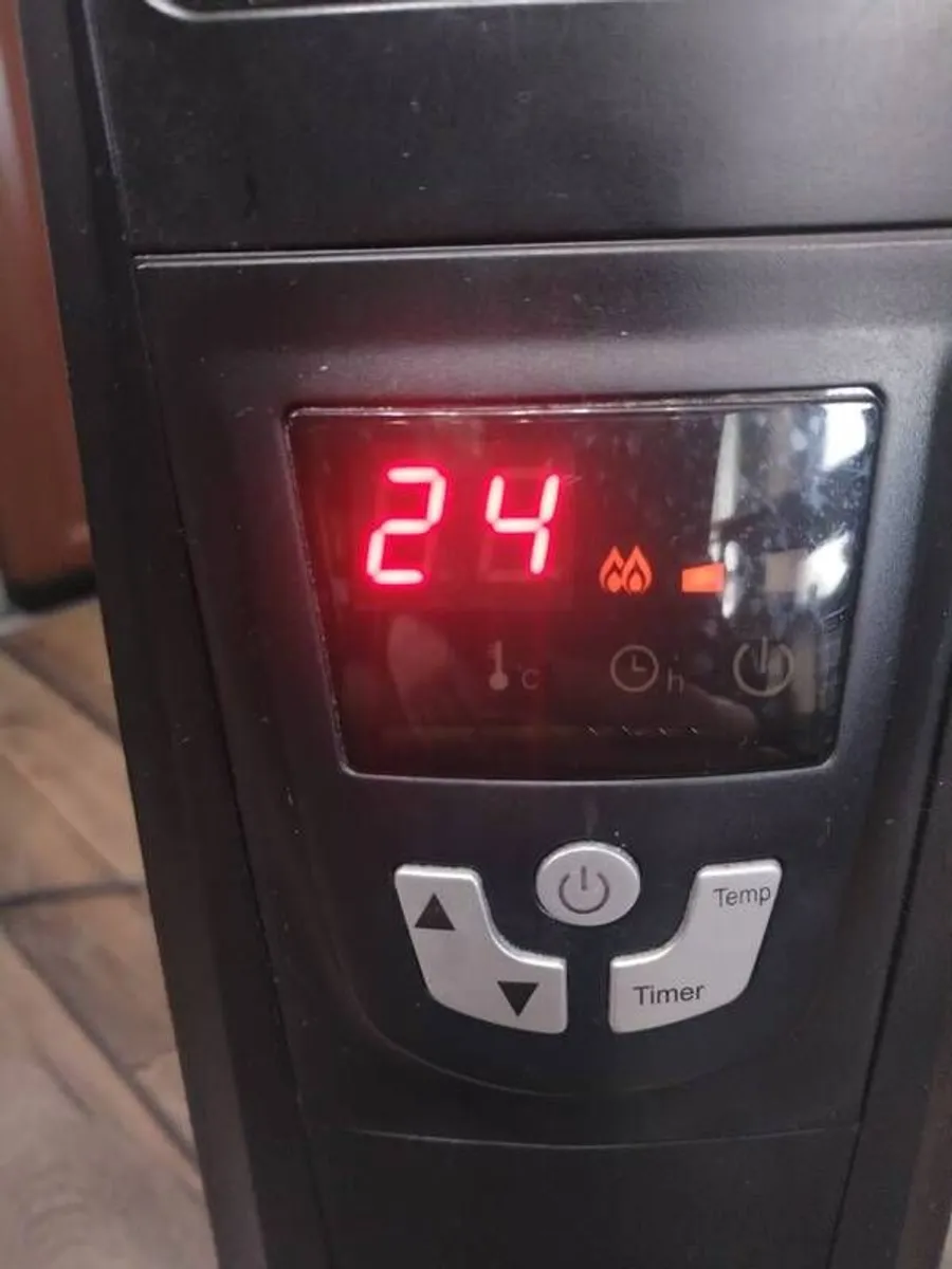 Duronic 2500W Digital Mica Heater. COLLECTION TODAY - Image 4