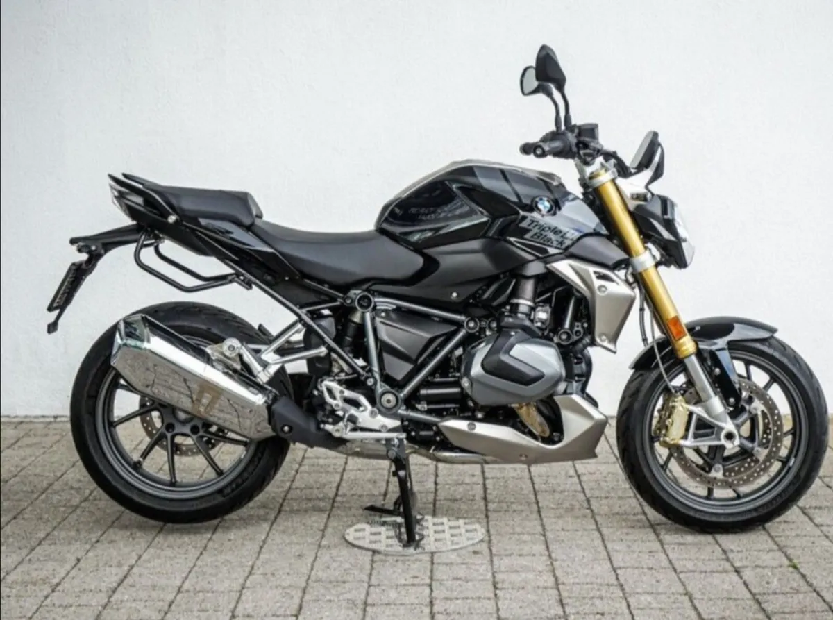 BMW R1250R SE Triple Black. Serviced & new tyres - Image 3