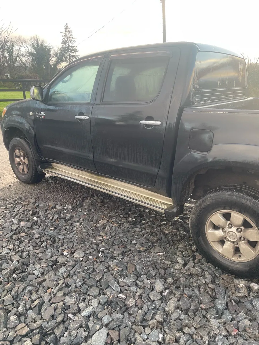 Toyota Hilux - Image 2