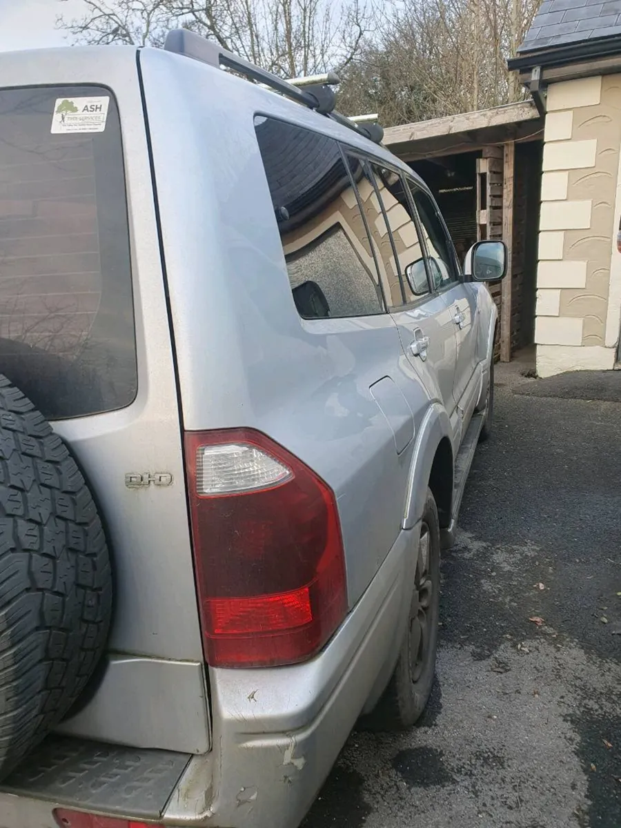 Mitsubishi pajero - Image 2