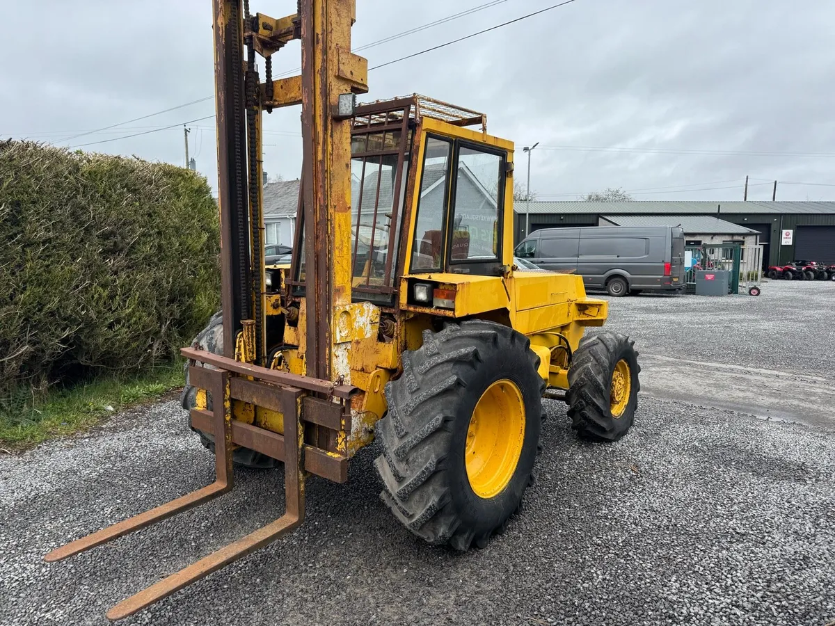 JCB 926 rough terrain forklift - Image 1