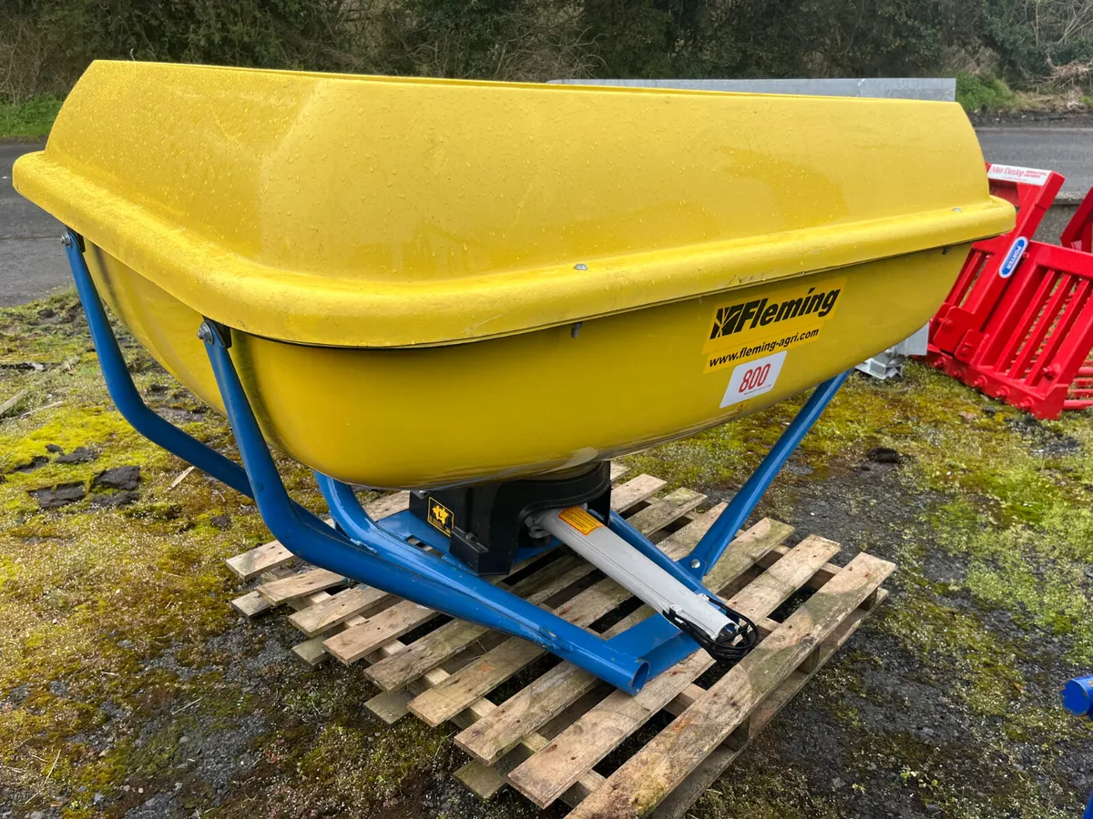 New Shop Soiled Flemming 800 Fertiliser Sower - Image 2