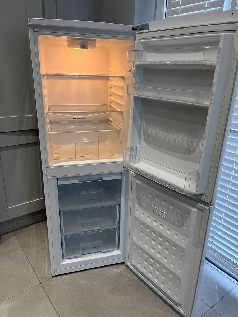 Beko frost free fridge freezer - Image 3
