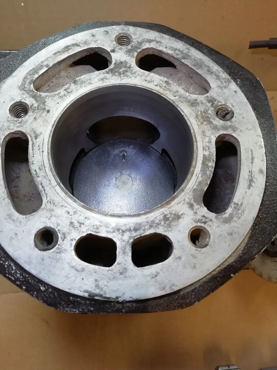 Yamaha TZR 125 Cylinder, piston, carb, gearbox, - Image 2