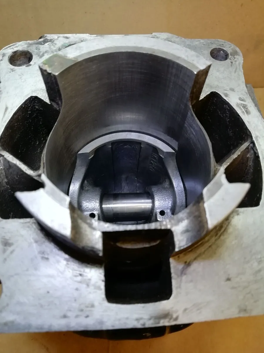 Yamaha TZR 125 Cylinder, piston, carb, gearbox, - Image 3