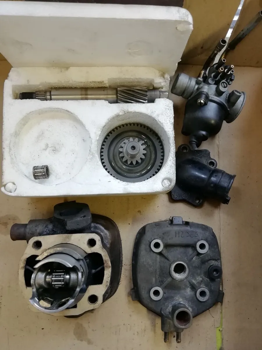Yamaha Aerox 50cc, cylinder, piston, head, gearbox - Image 1