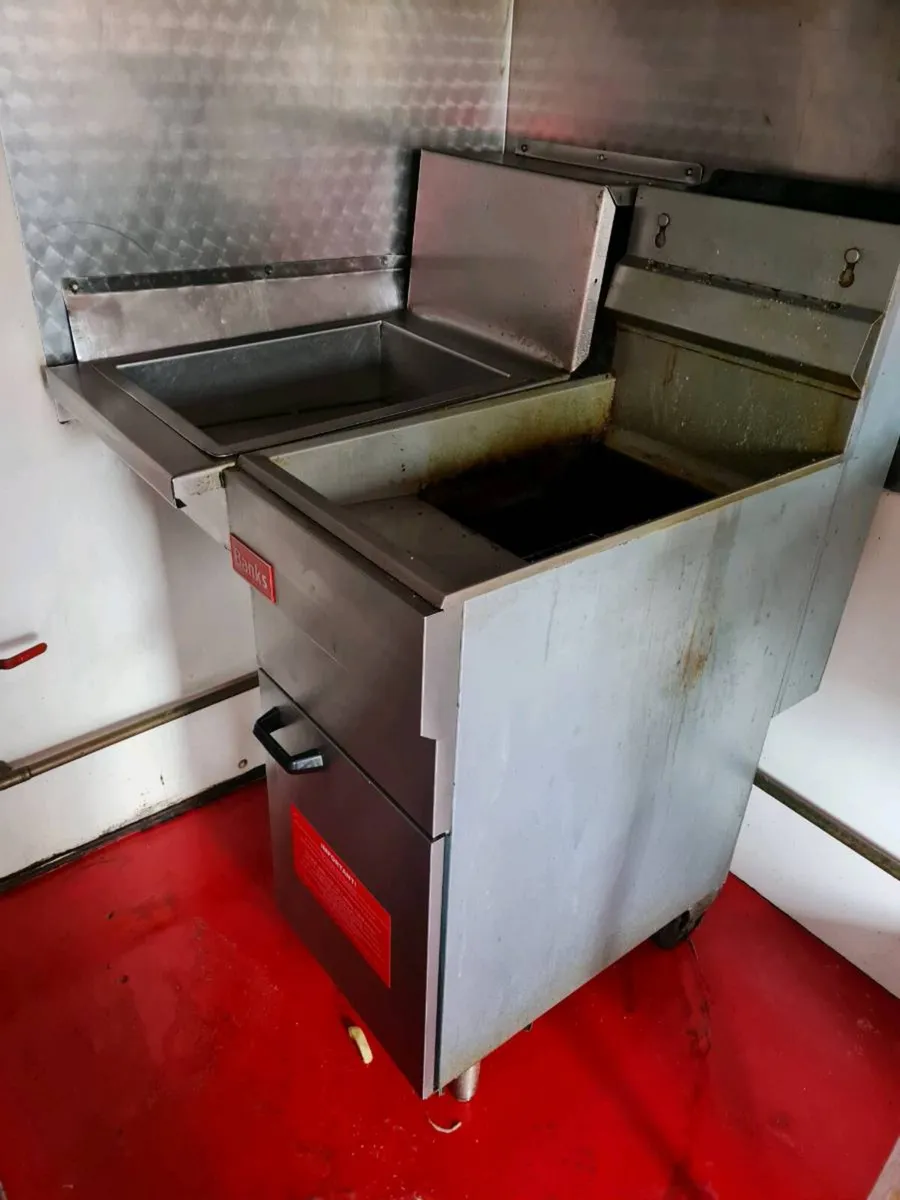 Mobile catering unit - Image 4