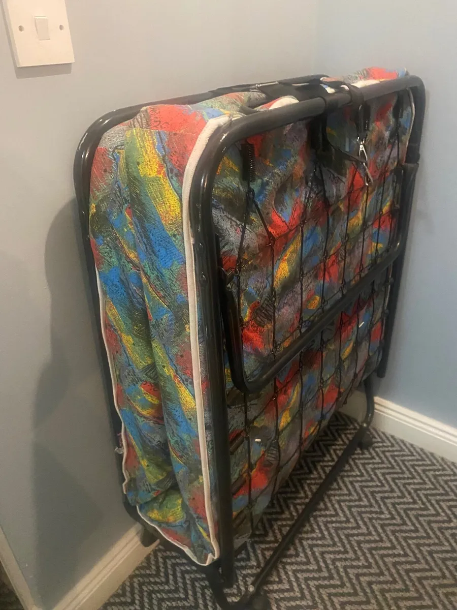 Fold up bed - Image 2