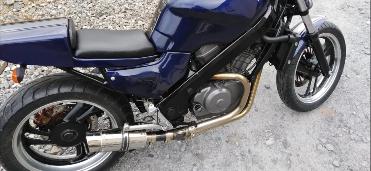 Honda NTV 650 1993 - Image 2