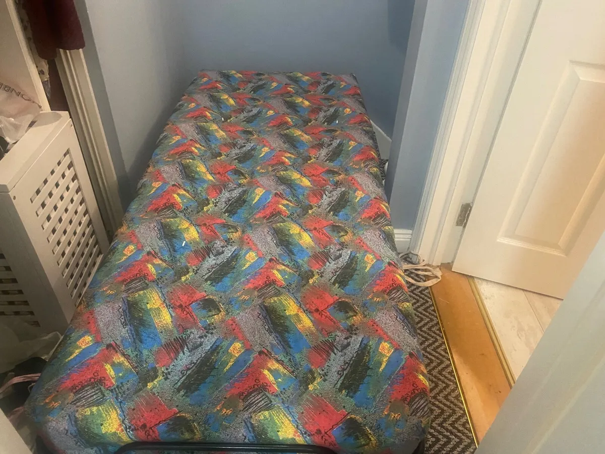 Fold up bed - Image 4