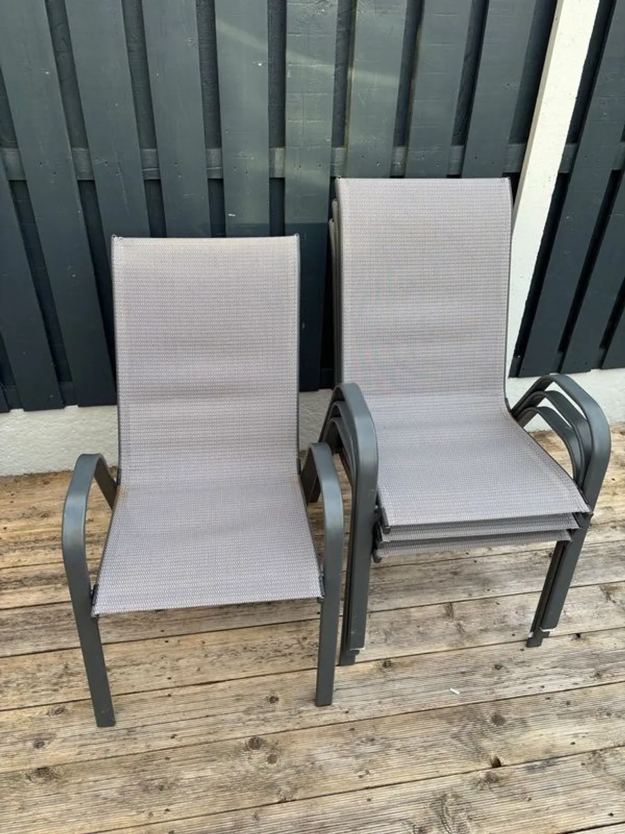 Garden chair & table - Image 1