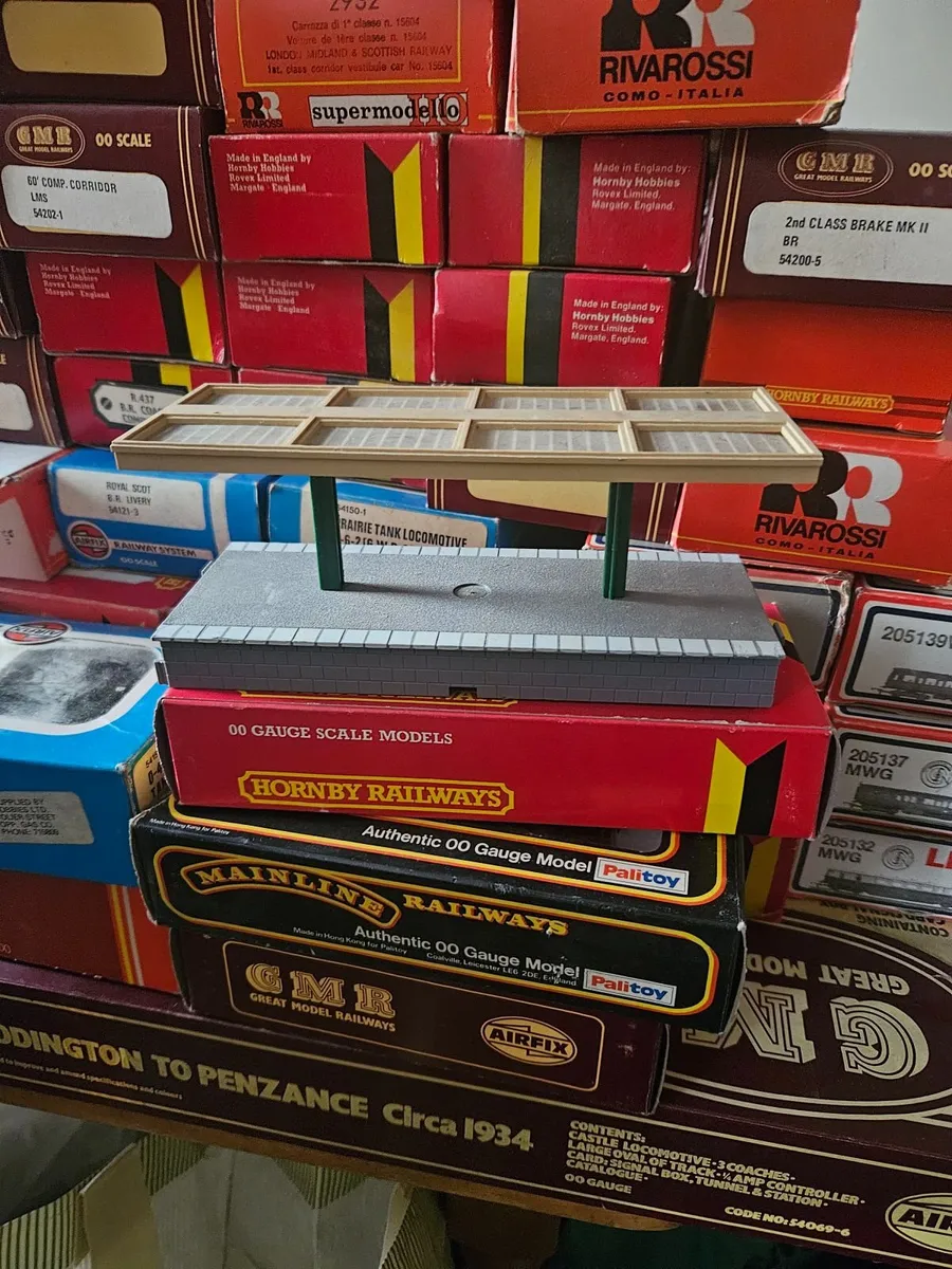 Hornby OO Gauge Station Platform and Canopy - Image 3