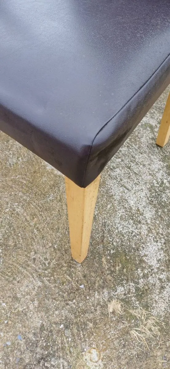 Four identical leather chairs - Image 2