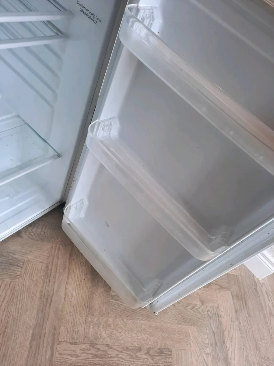 Under counter fridge - Image 2