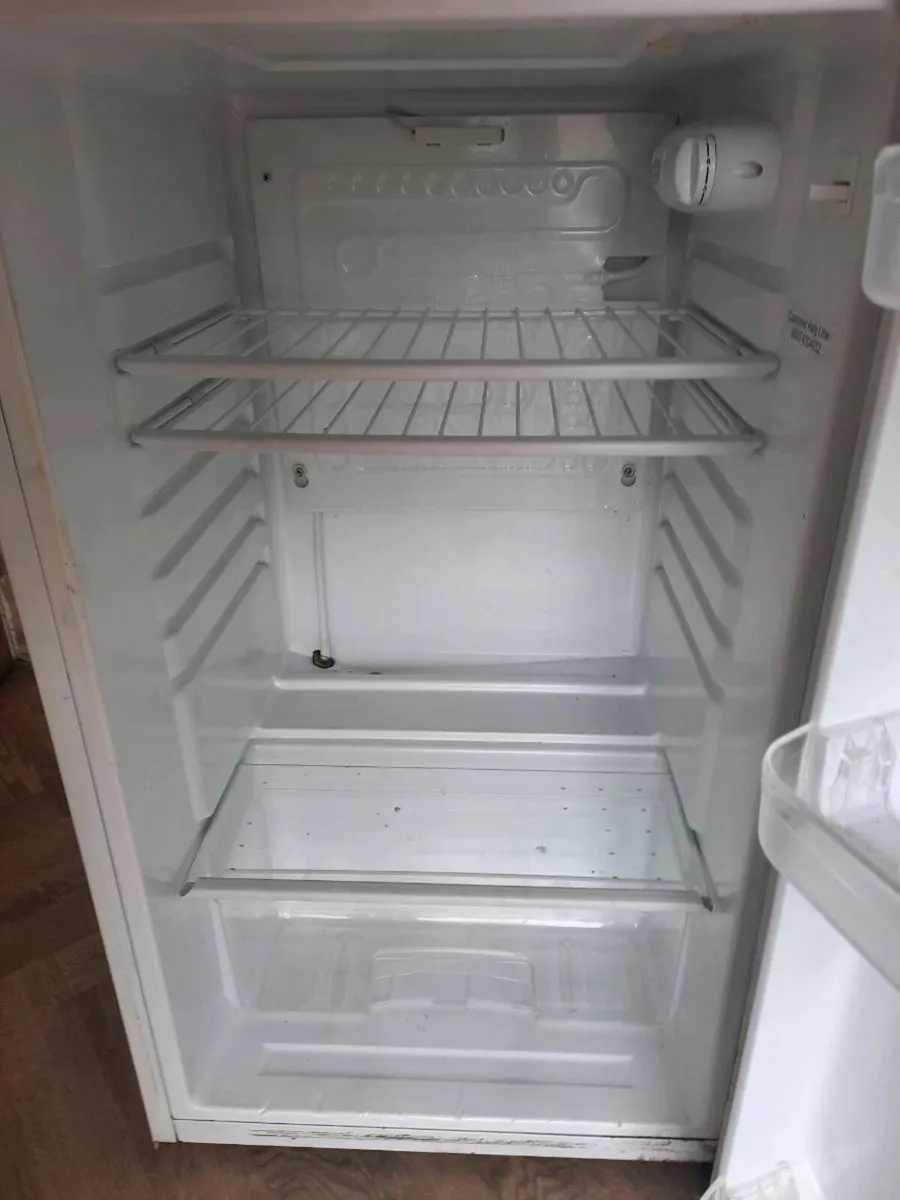 Under counter fridge - Image 3