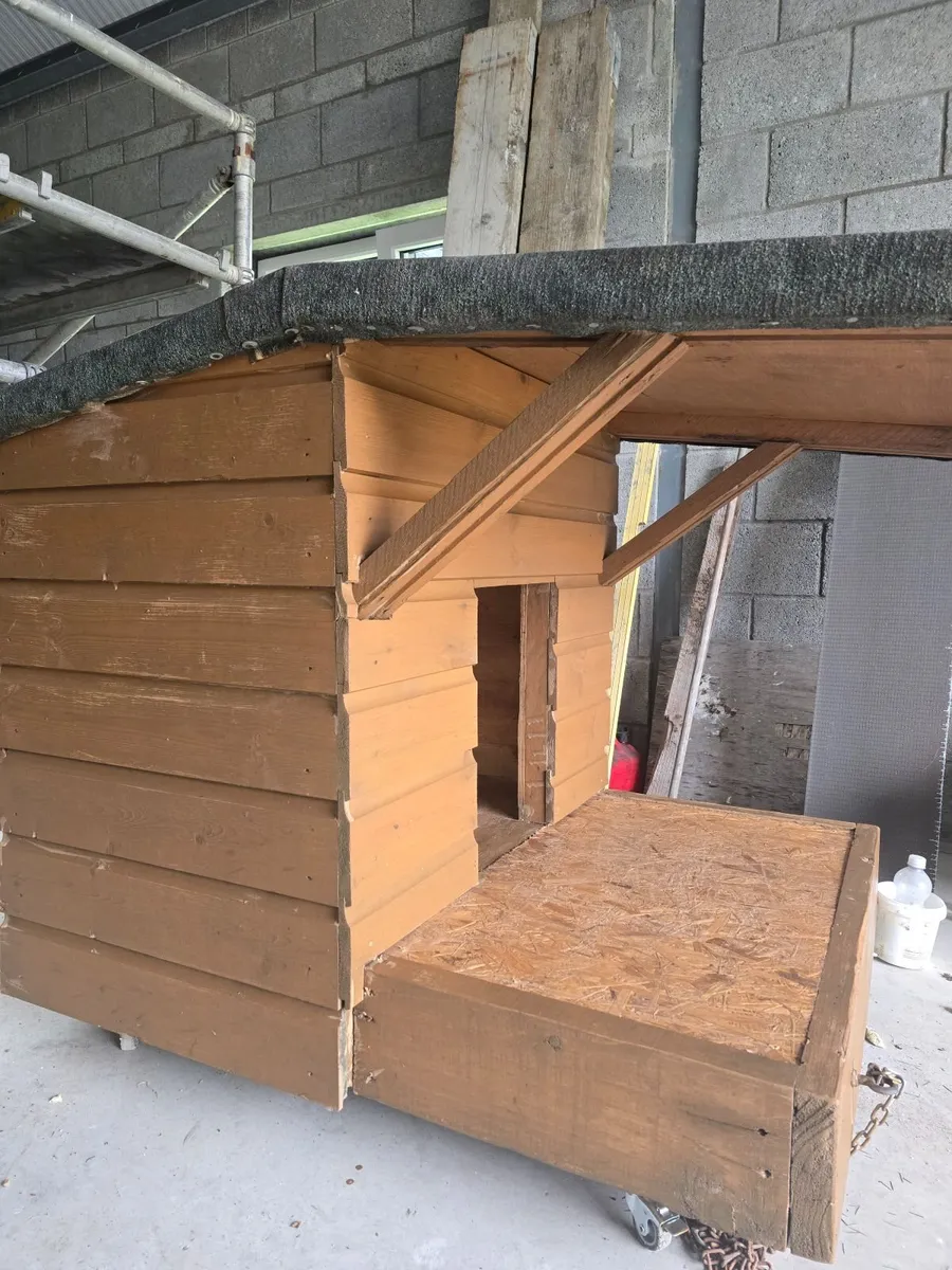 Dog house - Image 3
