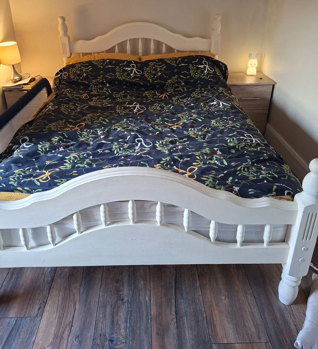 Bed - Image 1