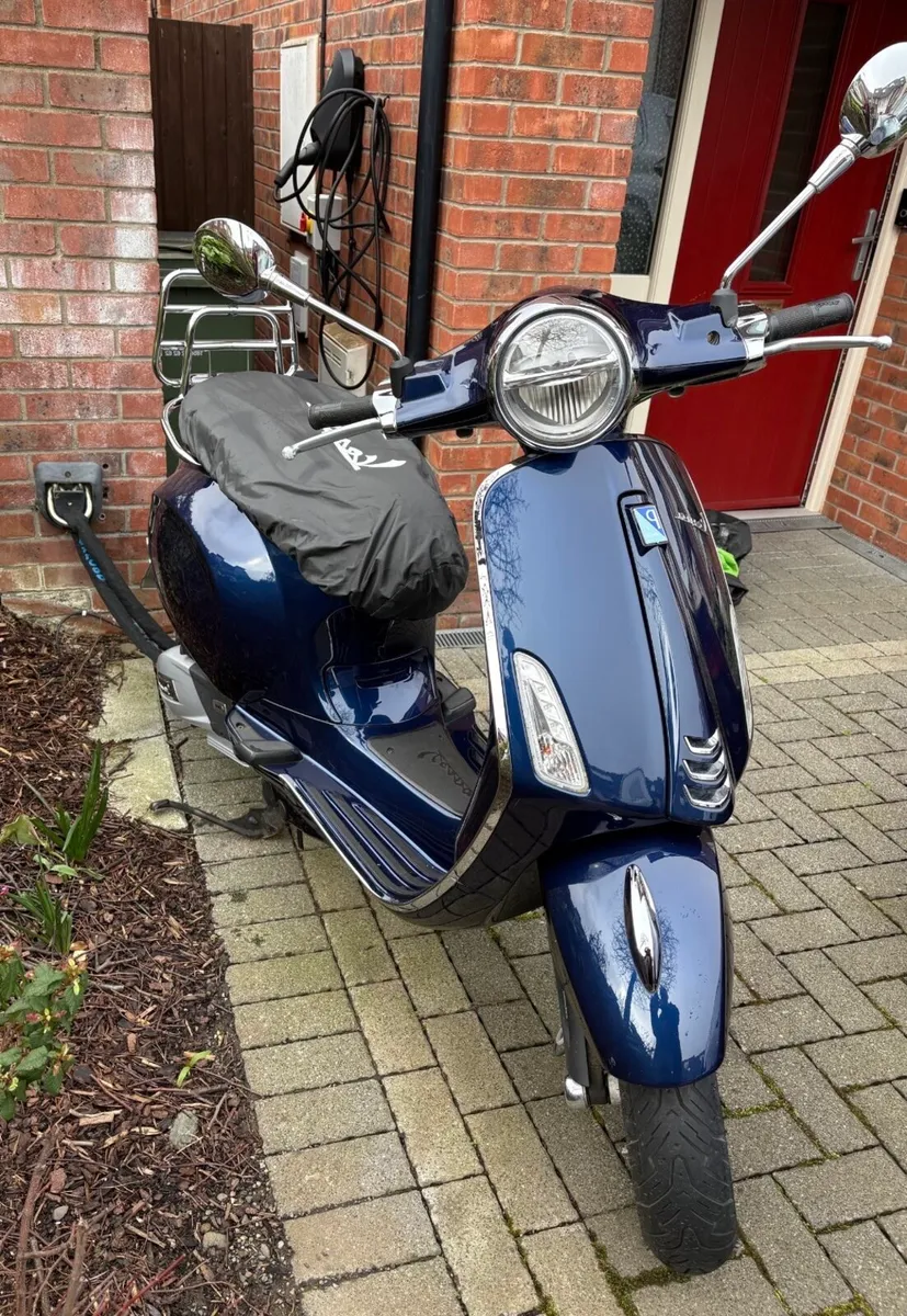 Vespa 125 only 2200 km - Image 4