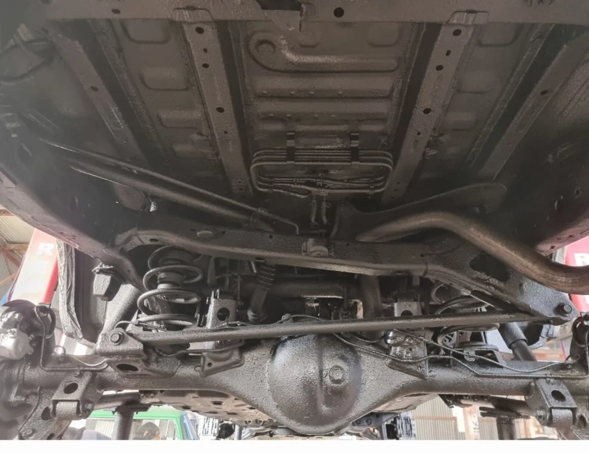 Toyota Landcruiser cvrt 3/27 - Image 2