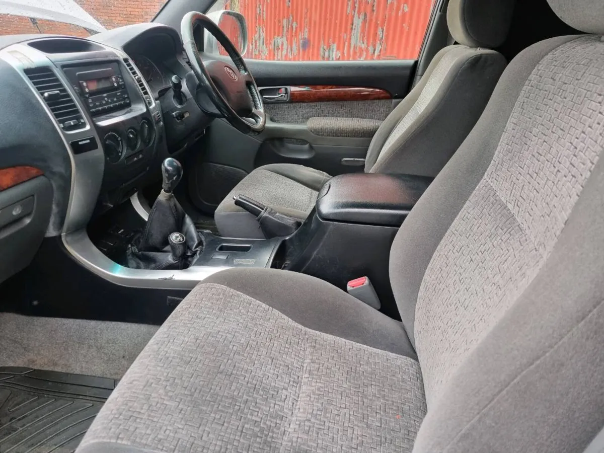 Toyota Landcruiser cvrt 3/27 - Image 3