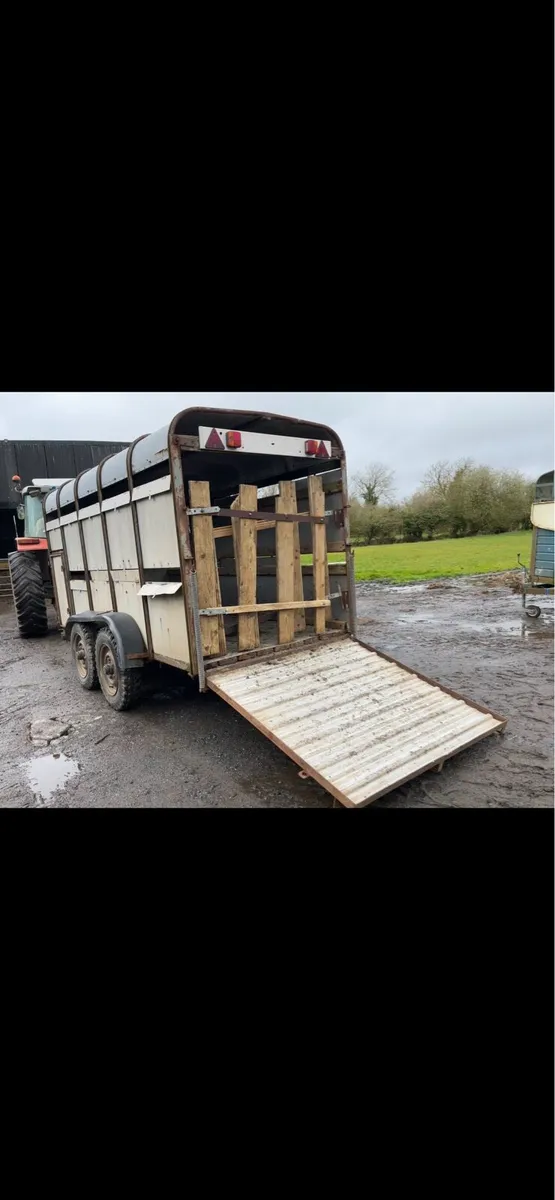 Cattle trailer - Image 1