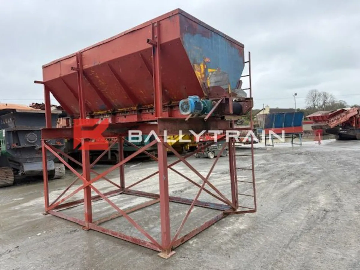 Electric Feed Hopper (4M Long) - Image 1