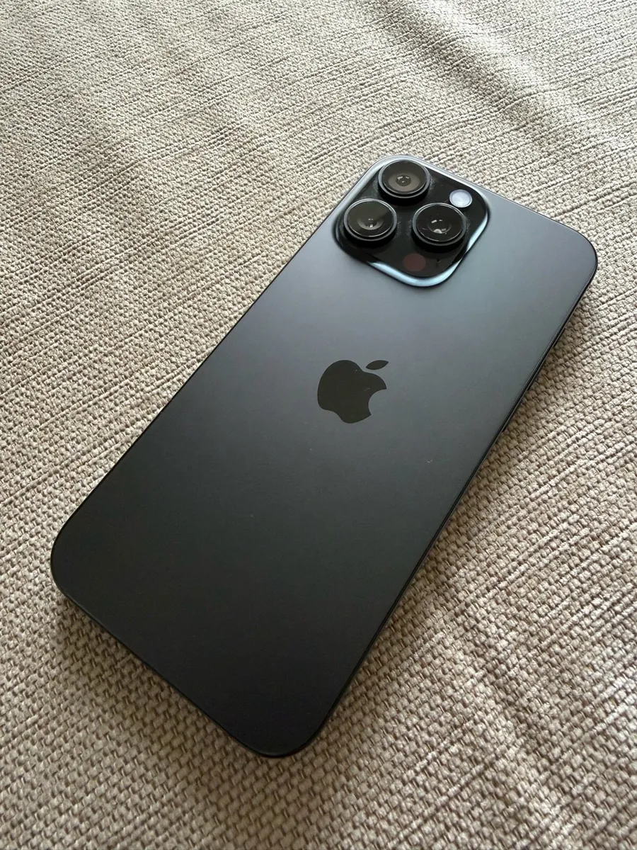 iPhone 16 Pro Max - Image 2