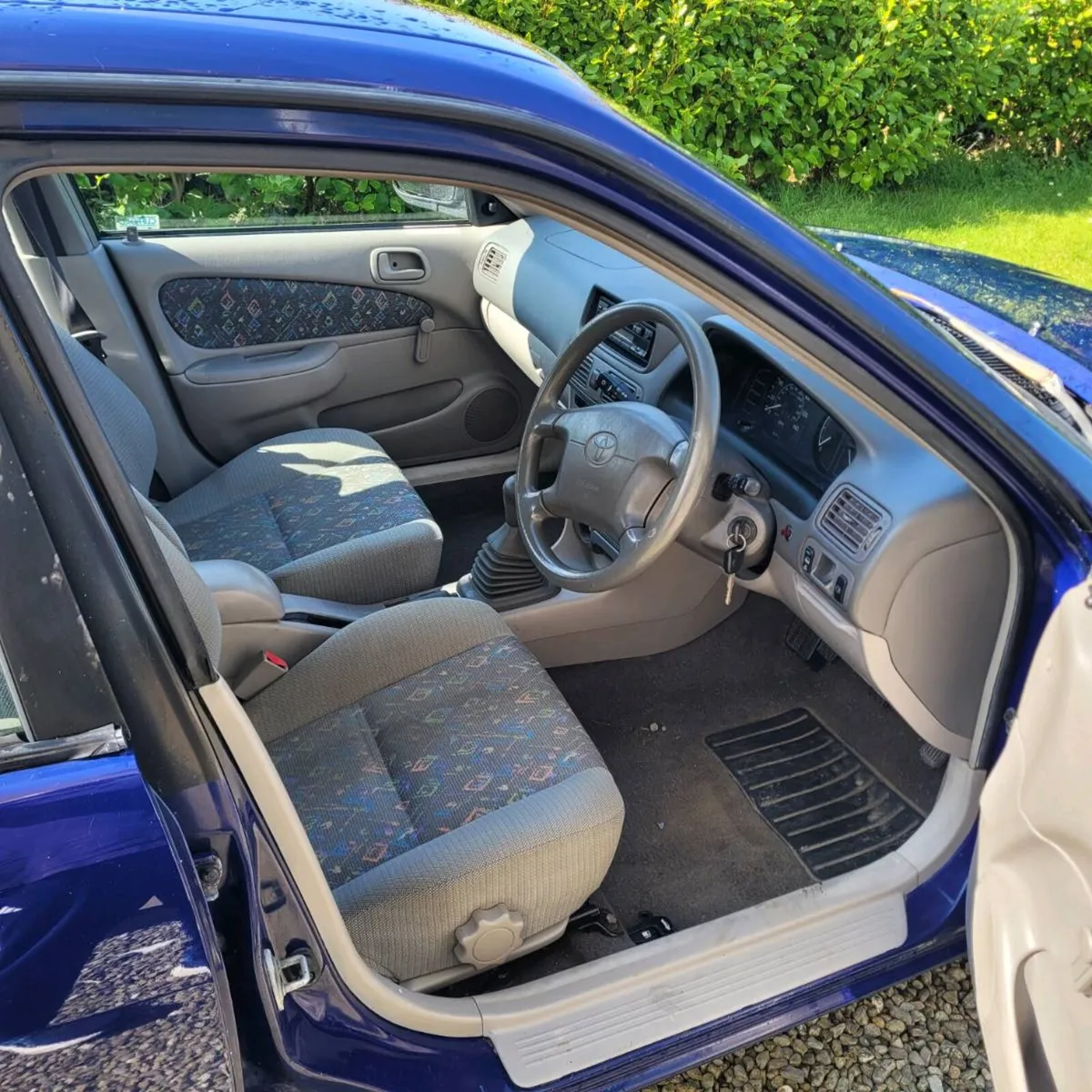 Toyota corolla - Image 4