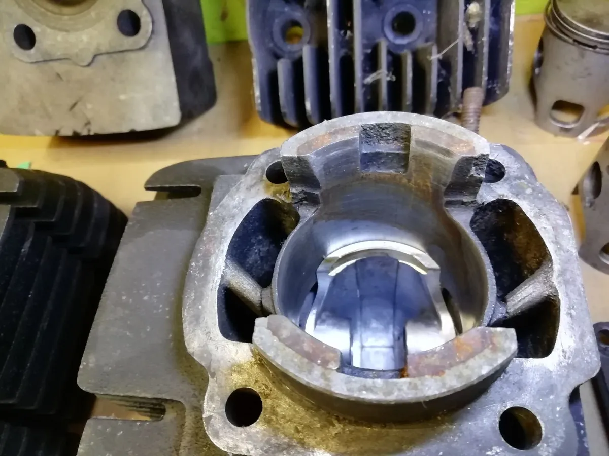 Yamaha RD 250 Cylinders, pistons, heads, etc. - Image 4