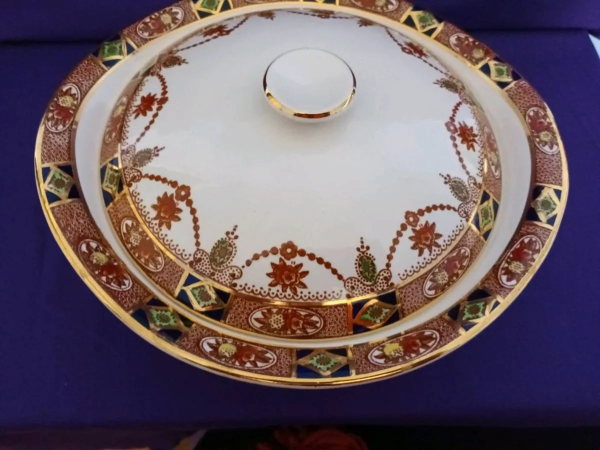 Collection  of ARKLOW  812 Alton Dinnerware. - Image 1