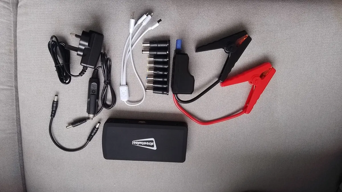 Car/van/ motorbike jump stater and power bank NEW. - Image 2
