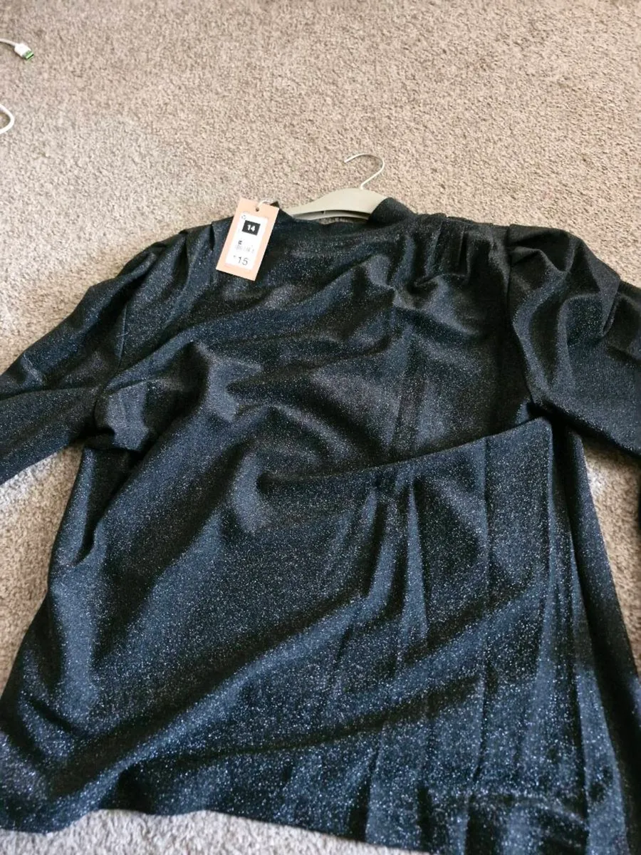 Ladies clothes s - Image 1