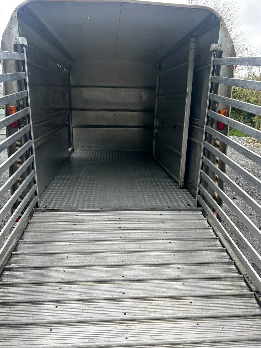 2022 Ifor Williams Ta510 10 ft Livestock Trailer - Image 4