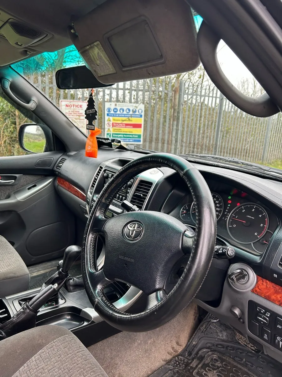 Toyota Land Cruiser - Image 4