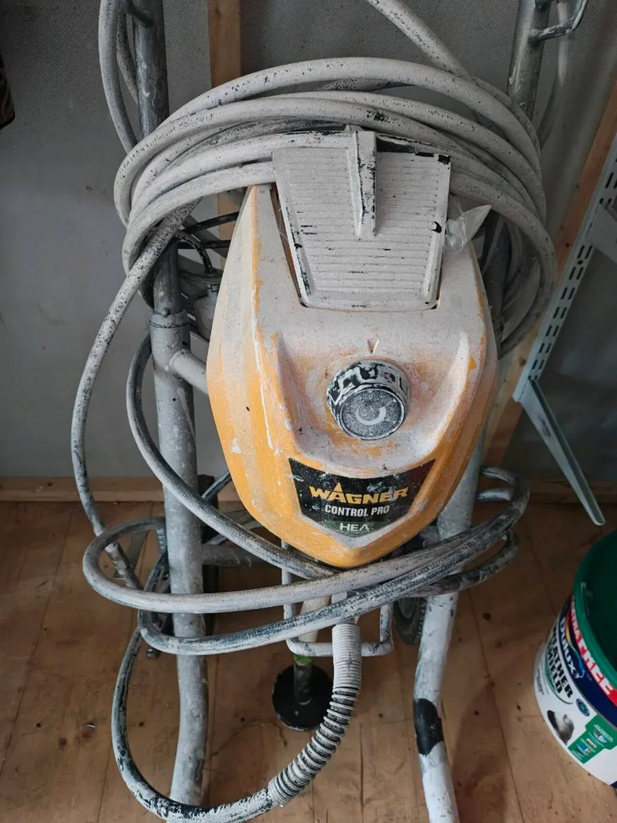 Paint sprayer - Image 1