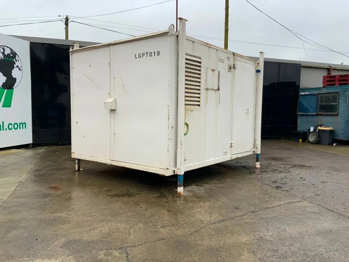 12ft x 10ft SELF CONTAINED WELFARE CABIN843. - Image 2